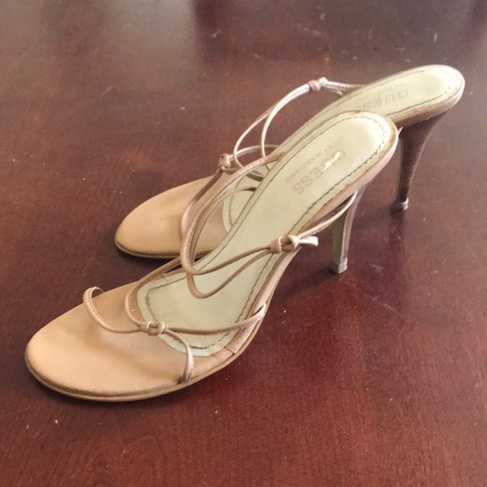 Guess shoes size 6 nude beige cream marciano